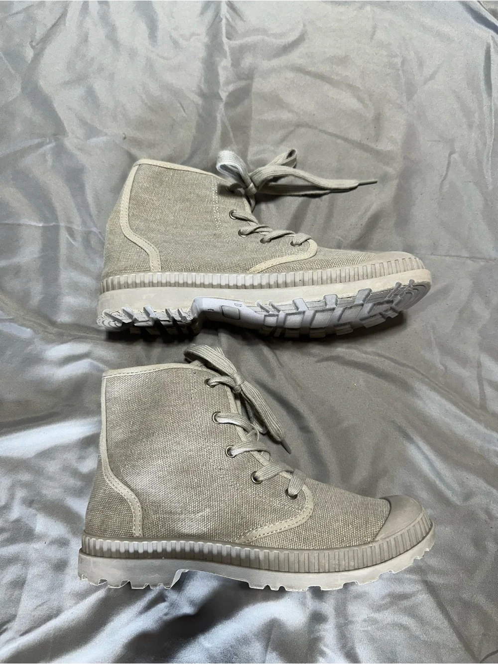 SO Men’s Gray Canvas High-Top Boots